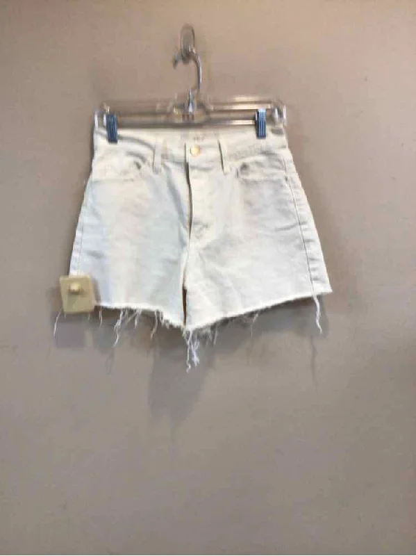 UNIVERSAL THREAD SIZE 4 Ladies SHORTS